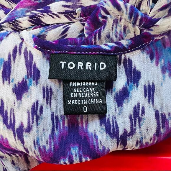 Torrid purple geo print bow back sheer blouse. - Picture 3 of 3